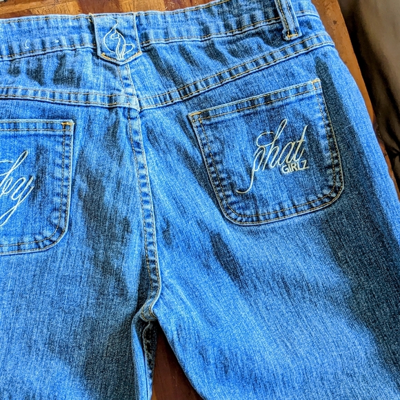 Baby Phat Jeans in a size 16 child.  I'm a 3/4, they fit me perfectly. - Picture 4 of 6